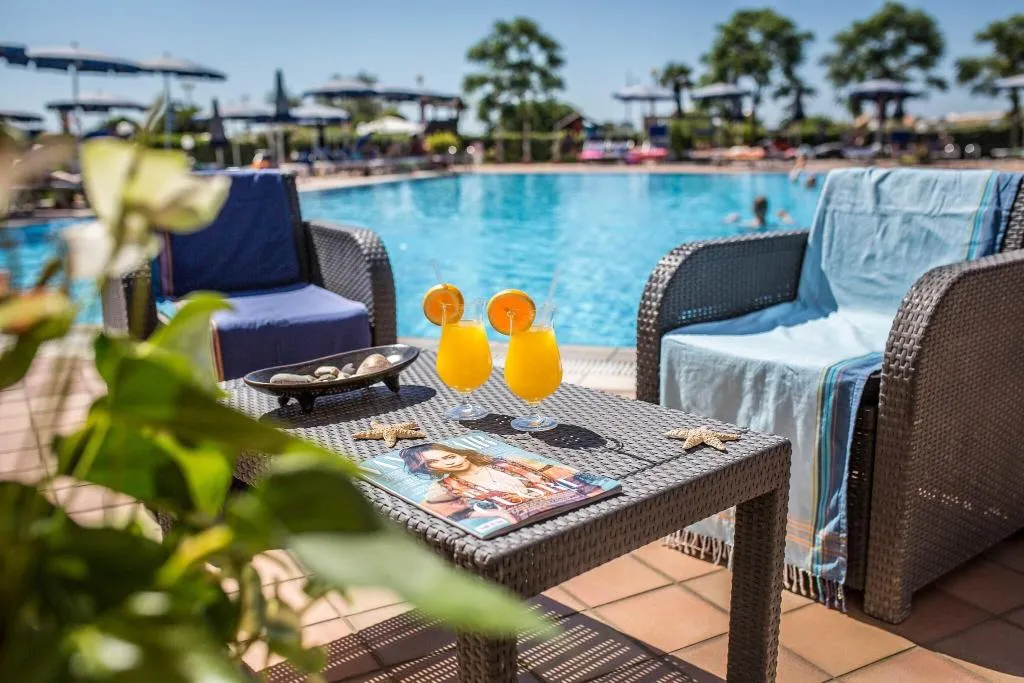 Pool, Royal, Venice