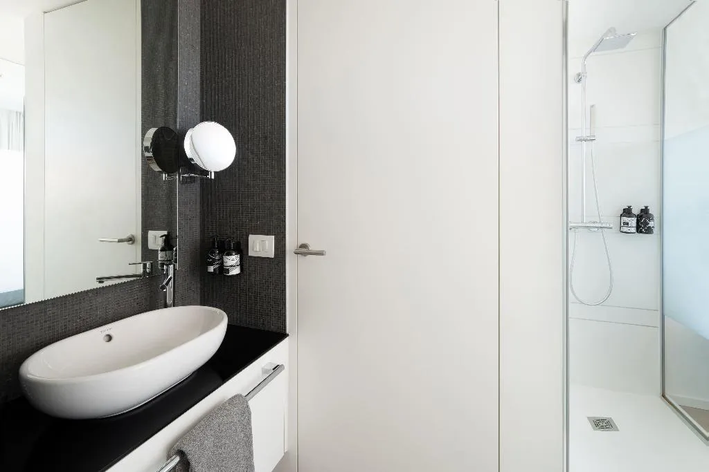 STUDIO CITY VIEW Room, Innside Milano Torre Galfa, Milan