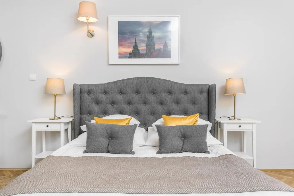 STUDIO CAPACITY 2 Room, Barbican House Apartments, Krakow