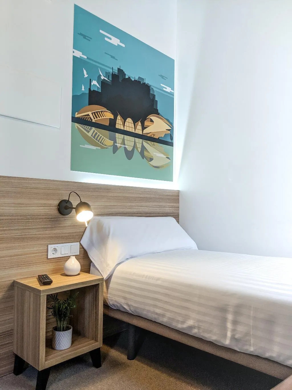 SINGLE STANDARD Room, Original Domino House, Valencia