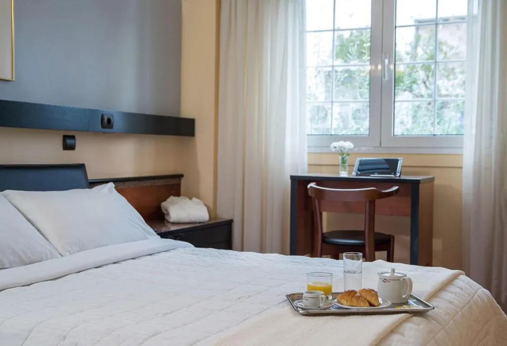 Room, Victory Inn, Athens