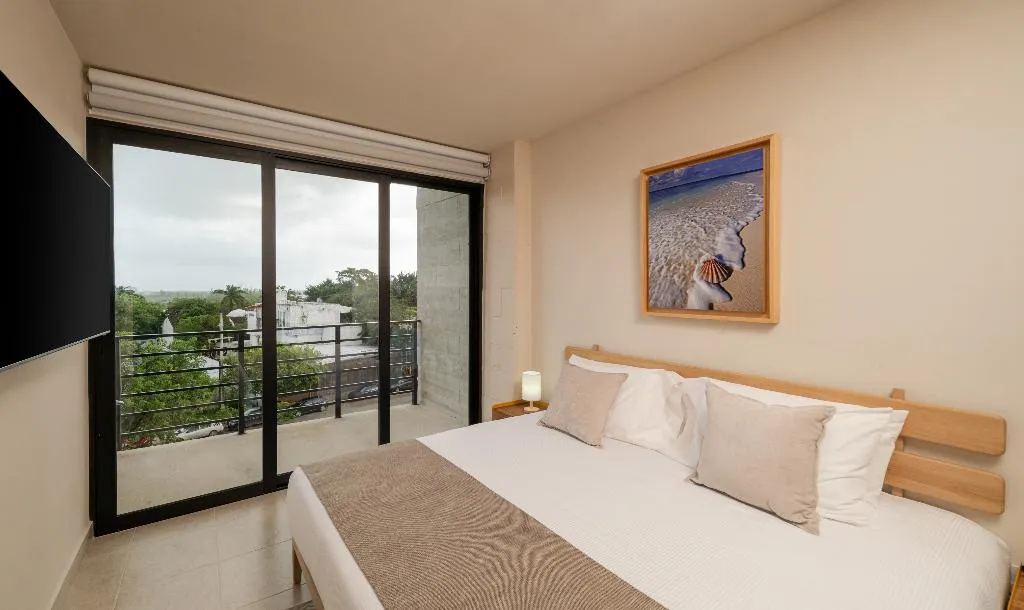 Room ONE BEDROOM TWO BATHROOMS Room, Everglades Suites, Cancun Area