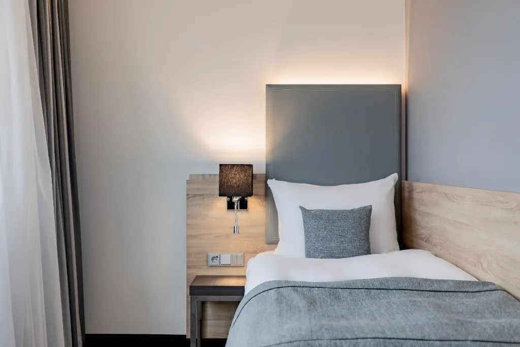 SINGLE STANDARD Room, Garner Hotel Berlin - Spandau, Berlin