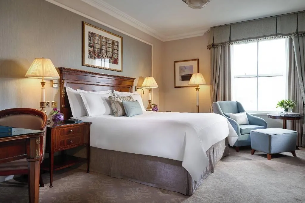 DOUBLE PREMIUM KING BED Room, The Shelbourne, Autograph Collection, Dublin
