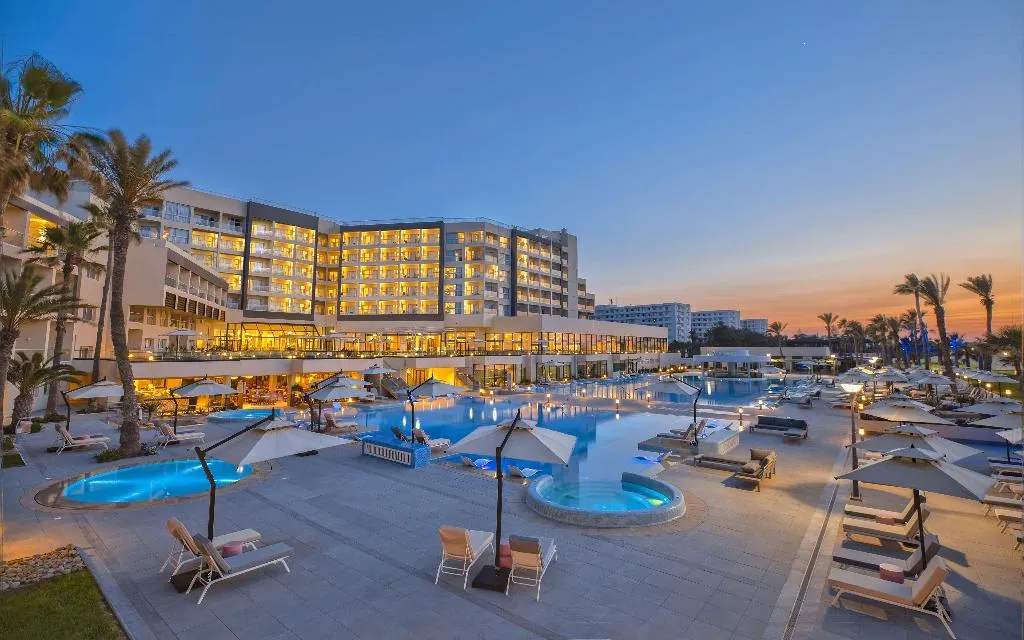 Pool, Hilton Skanes Monastir Beach Resort, Tunisia