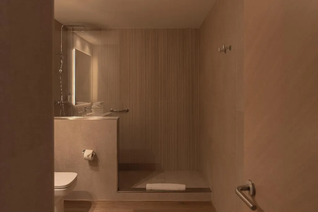 FAMILY ROOM DELUXE Room, Gran Hotel Barcino 4*S, Barcelona