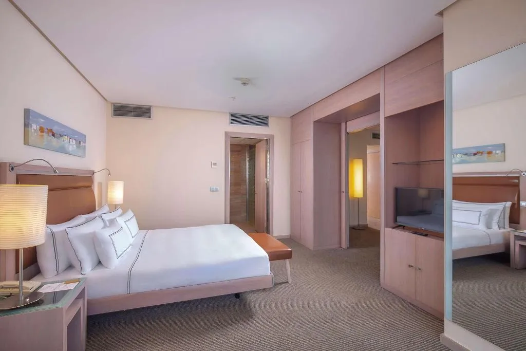 JUNIOR SUITE STANDARD Room, Melia Valencia, Valencia
