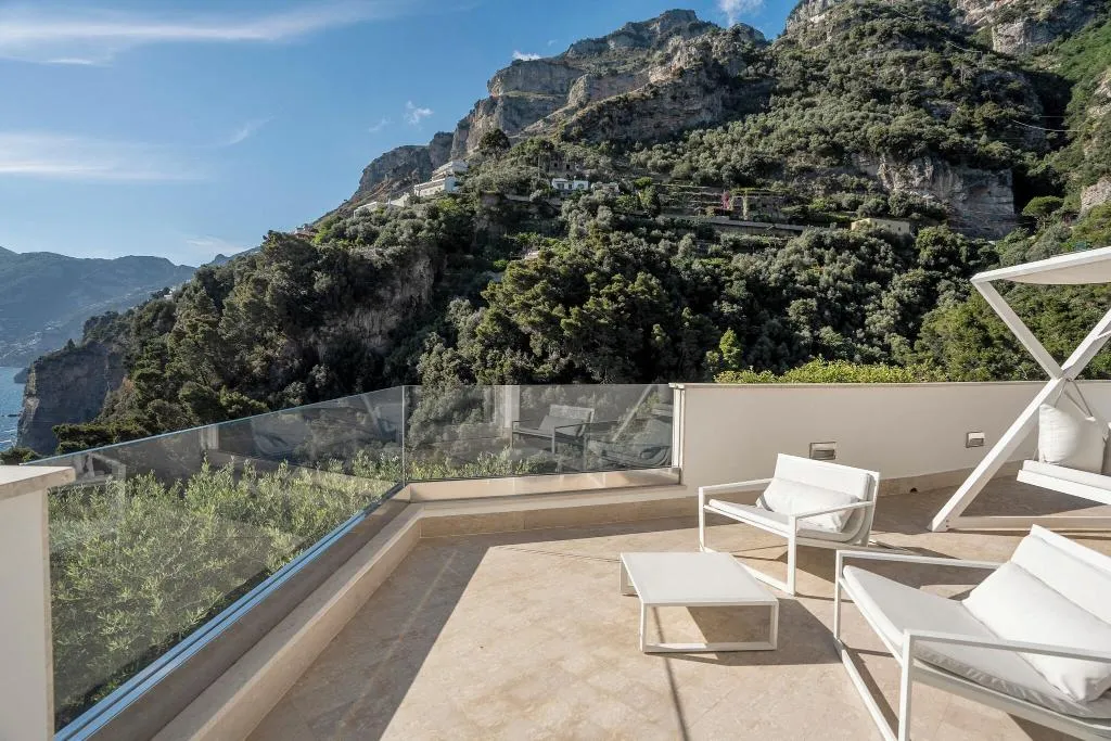 Sports and Entertainment, Casa Angelina, Naples