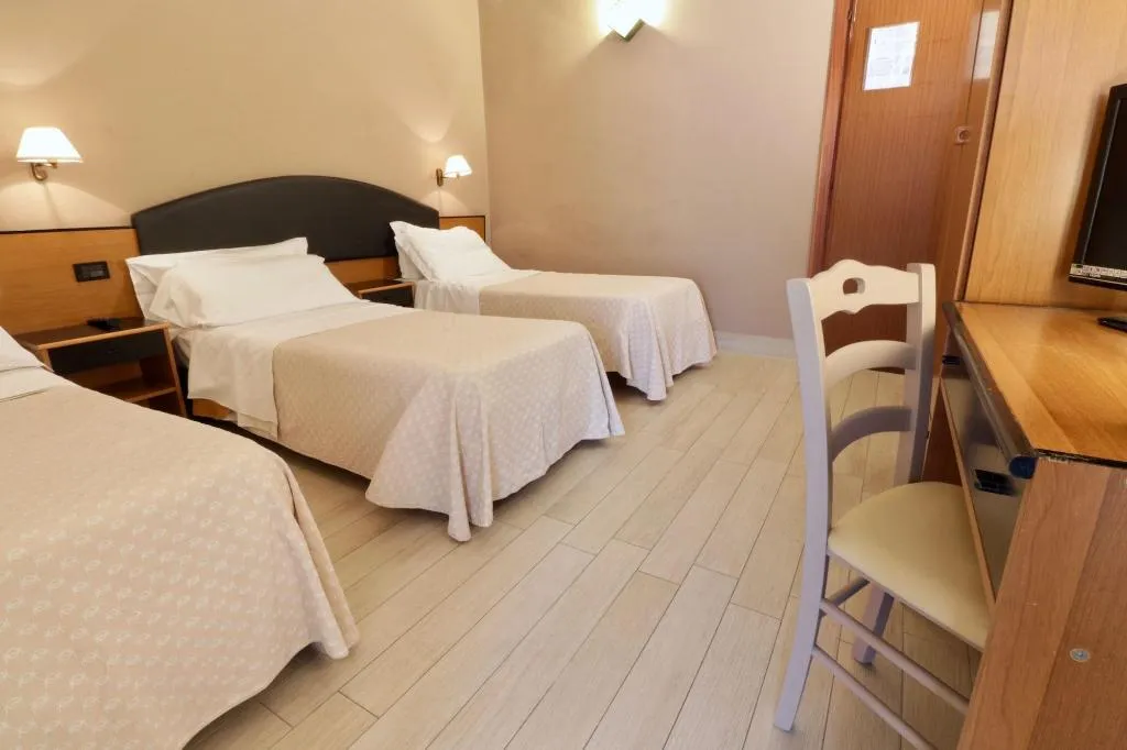Room, Hotel Fiorentina, Naples