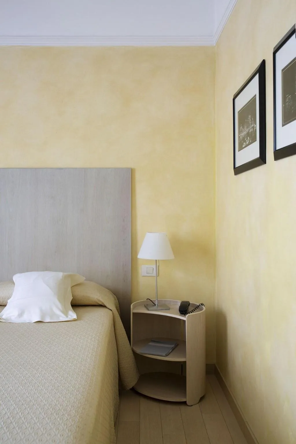 Room, Colombia, Milan