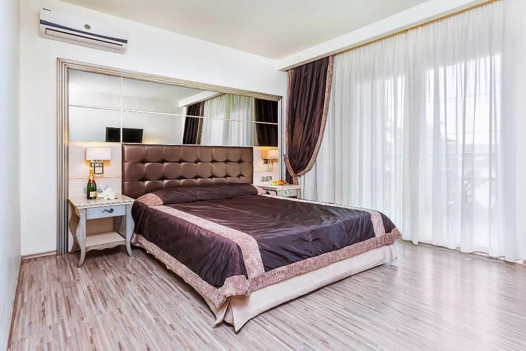 FAMILY ROOM GARDEN VIEW TWO BEDROOMS Room, Elinotel Apolamare, Halkidiki