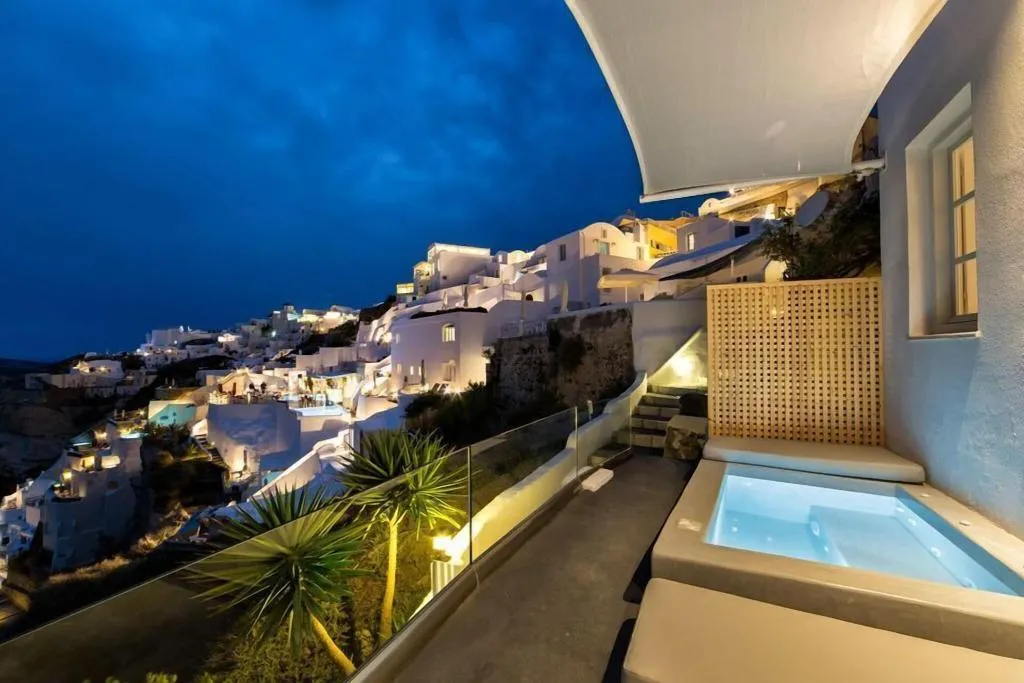 SUITE SUPERIOR WITH DOUBLE BED Room, Oia Vista House, Santorini