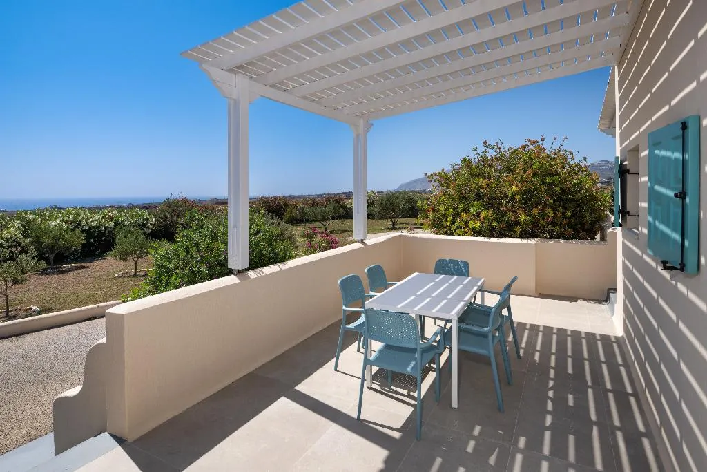 VILLA THREE BEDROOMS WITH PRIVATE POOL Room, Sienna Eco Resort, Santorini