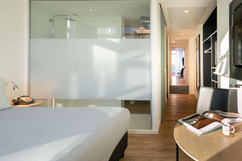 Room, Innside Milano Torre Galfa, Milan