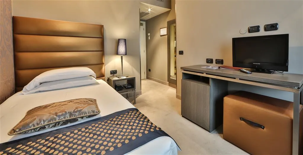 SINGLE SUPERIOR Room, Hotel Mozart, Milan