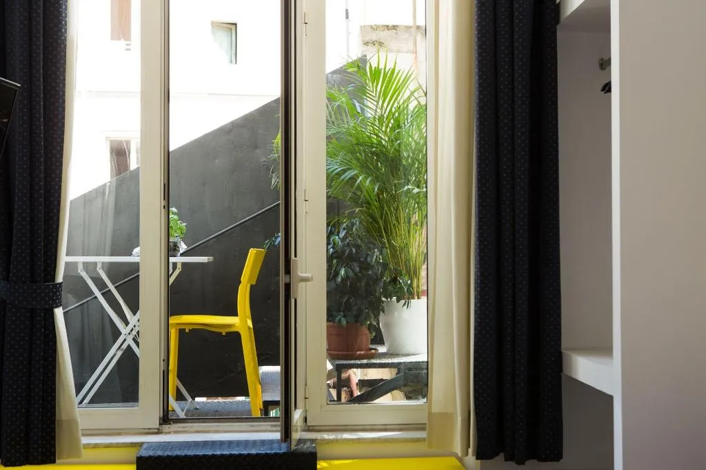 Room, Daily Napoli, Naples