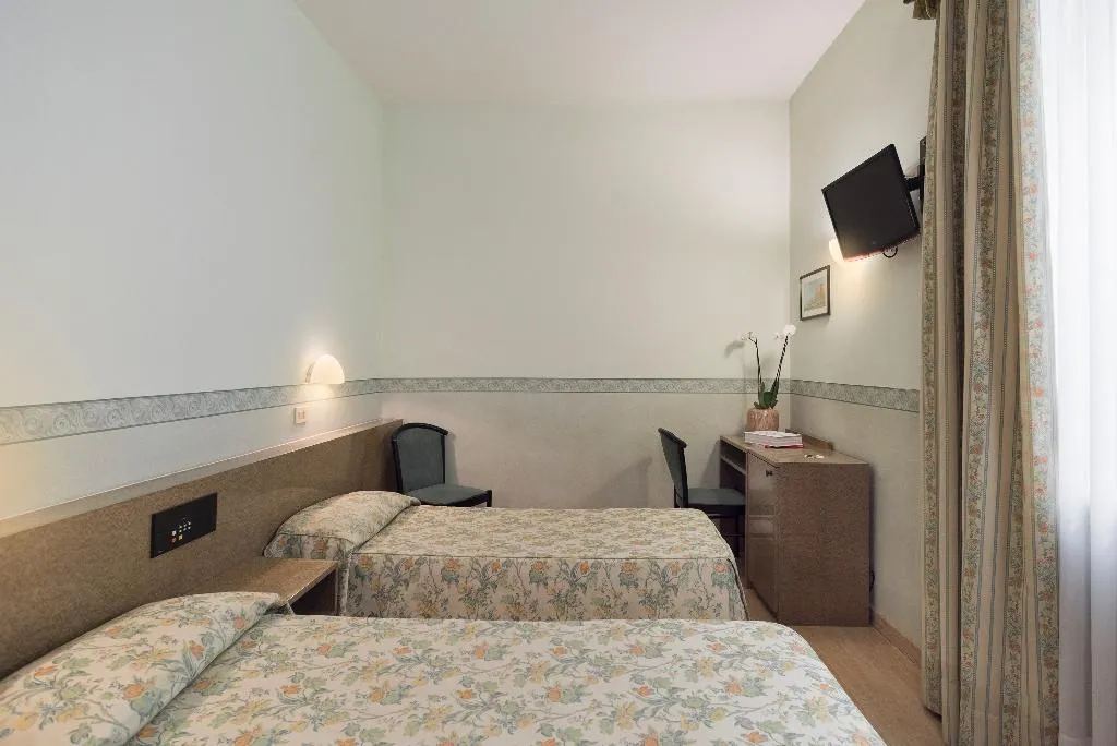 Double or Twin STANDARD Room, Garibaldi, Venice