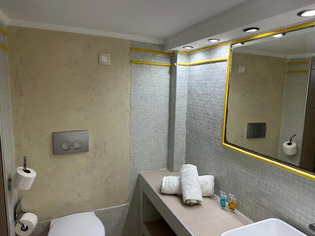 STUDIO WITH JACUZZI Room, Lucia Villas, Santorini
