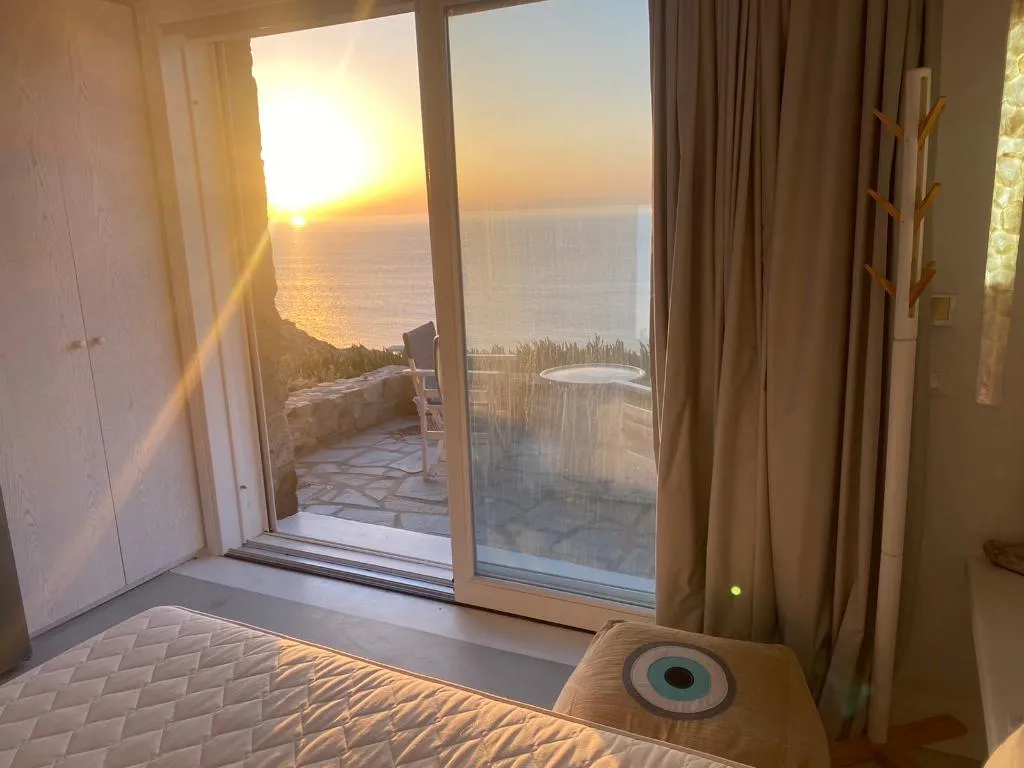 SUITE ONE BEDROOM ONE BATHROOM Room, White Rock Suites & Villas, Mykonos