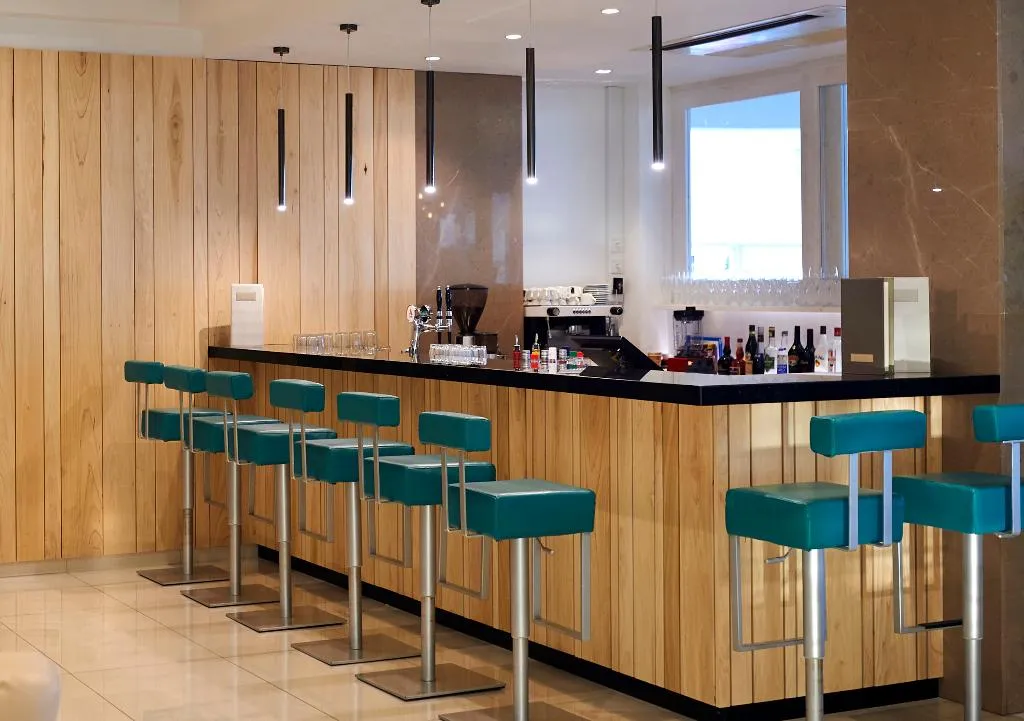 Bar, Sunrise Oasis Hotel & Waterpark, Cyprus