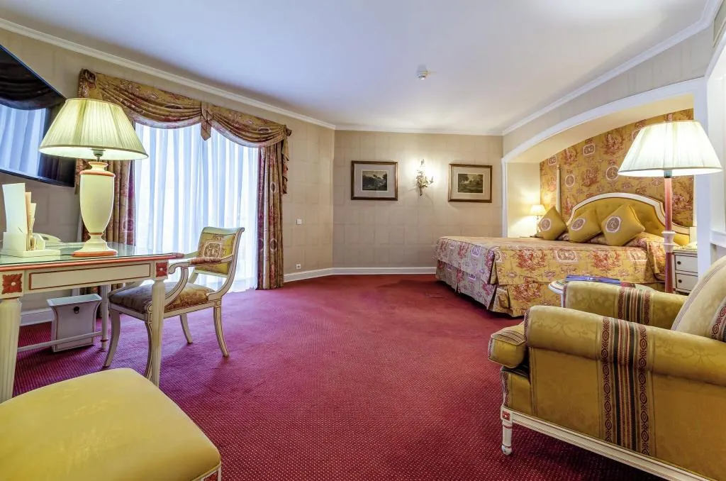 SUITE KING SIZE BED Room, Olissippo Lapa Palace, Lisbon