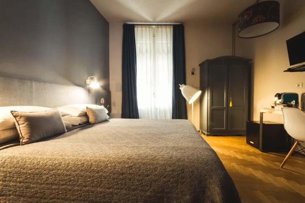 Room, Piccola Torre Maison, Milan