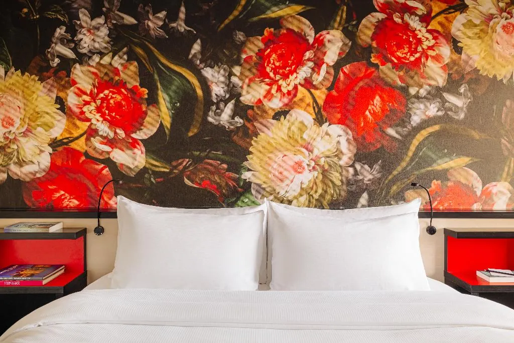 DOUBLE SUPERIOR Room, Leonardo Hotel Den Haag Babylon, Amsterdam