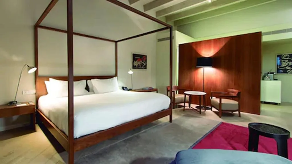 JUNIOR SUITE KING SIZE BED Room, Mercer Hotel Barcelona, Barcelona