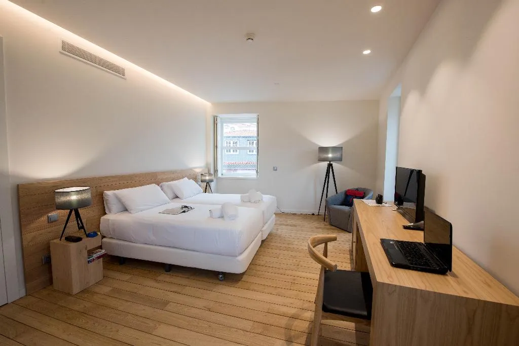 TWIN STANDARD Room, Bluesock Hostels Porto, Porto