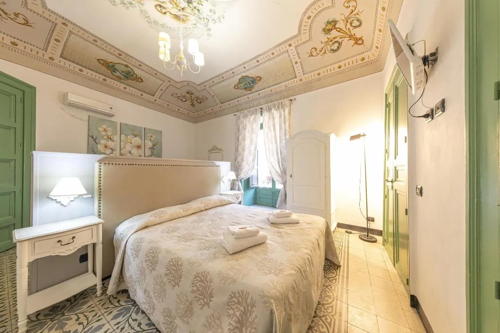 Room, Palazzo Villelmi, Palermo
