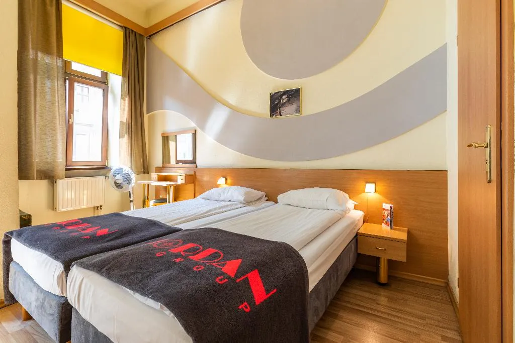 TWIN STANDARD Room, Jordan Guest Rooms, Krakow