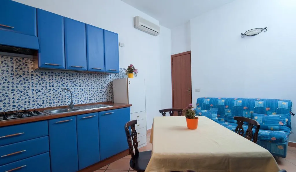 APARTMENT CAPACITY 6 Room, Freedom Holiday Residence, Naples