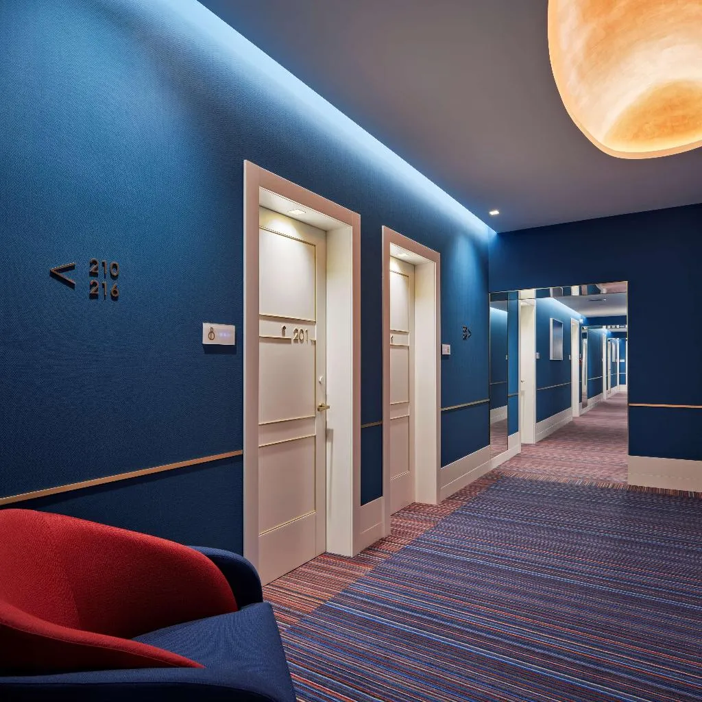 Lobby, de Bonart Naples-Curio Collection by Hilton, Naples