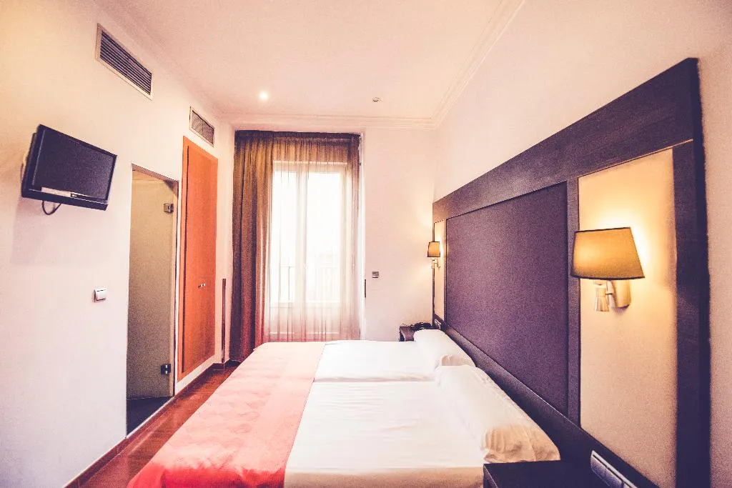 DOUBLE STANDARD Room, Hostal Sol Los Angeles, Madrid