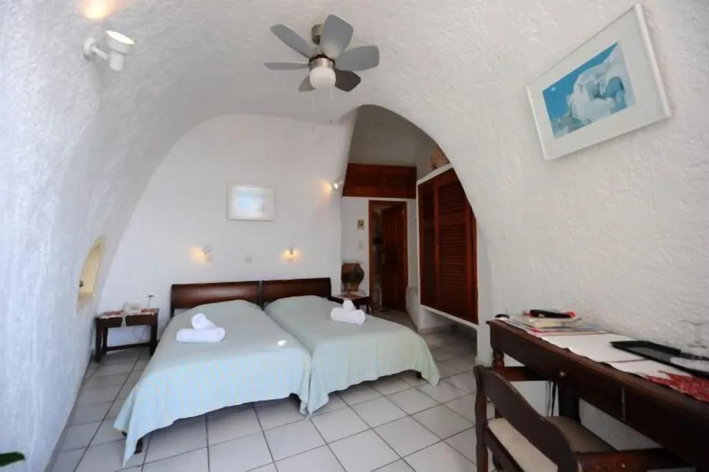 TWIN SUPERIOR Room, Kavalari Hotel, Santorini