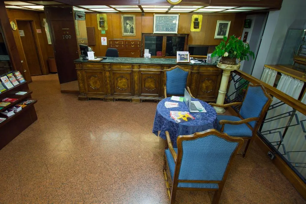 Lobby, Admiral Hotel, Milan