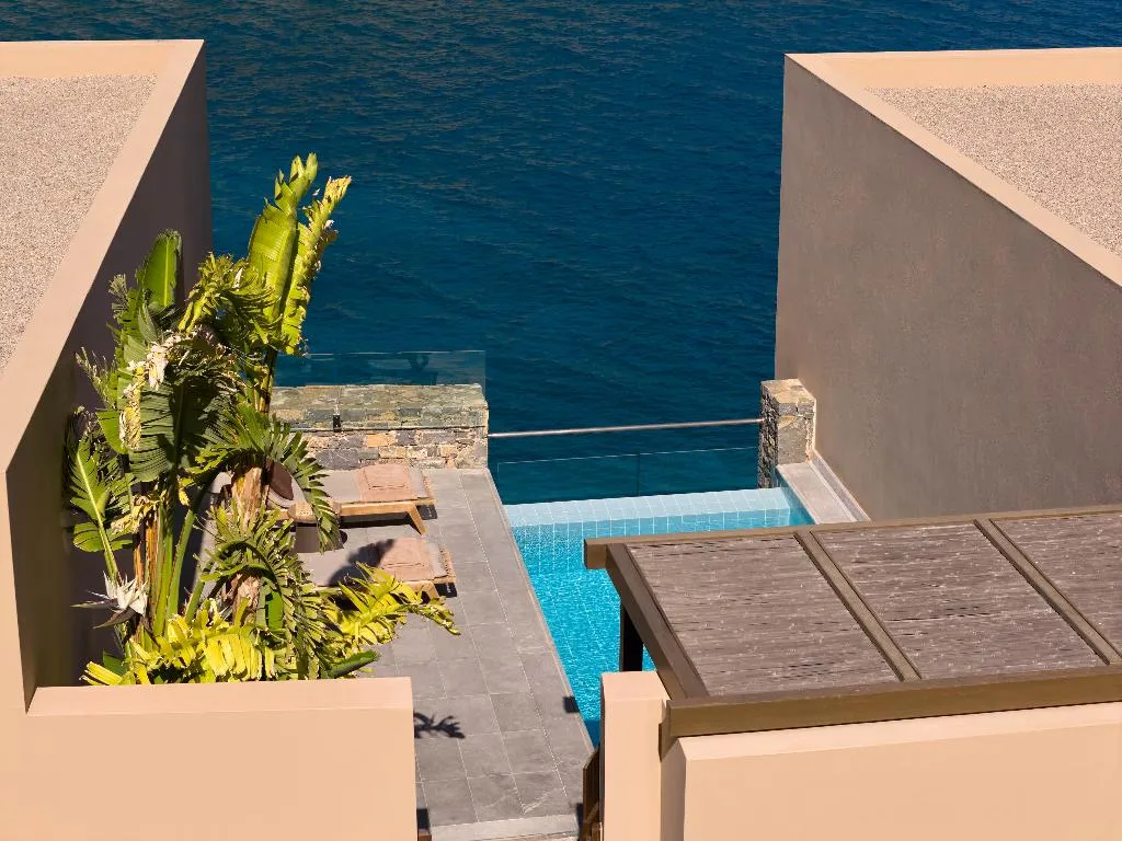 VILLA WITH PRIVATE POOL Room, Daios Cove, Crete