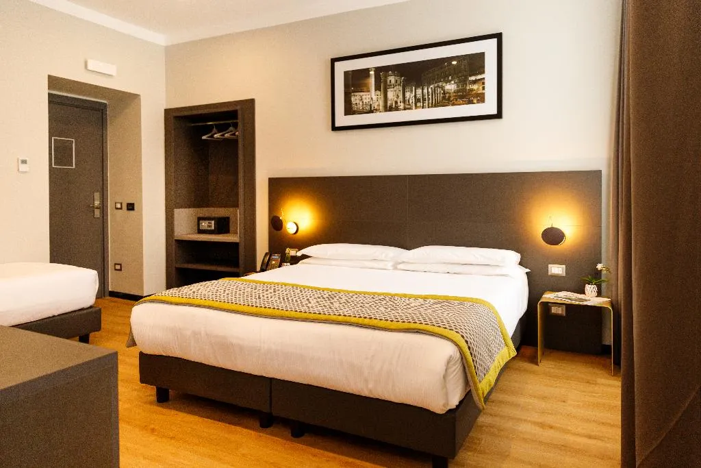 DOUBLE SINGLE USE SUPERIOR Room, The Cross, Rome