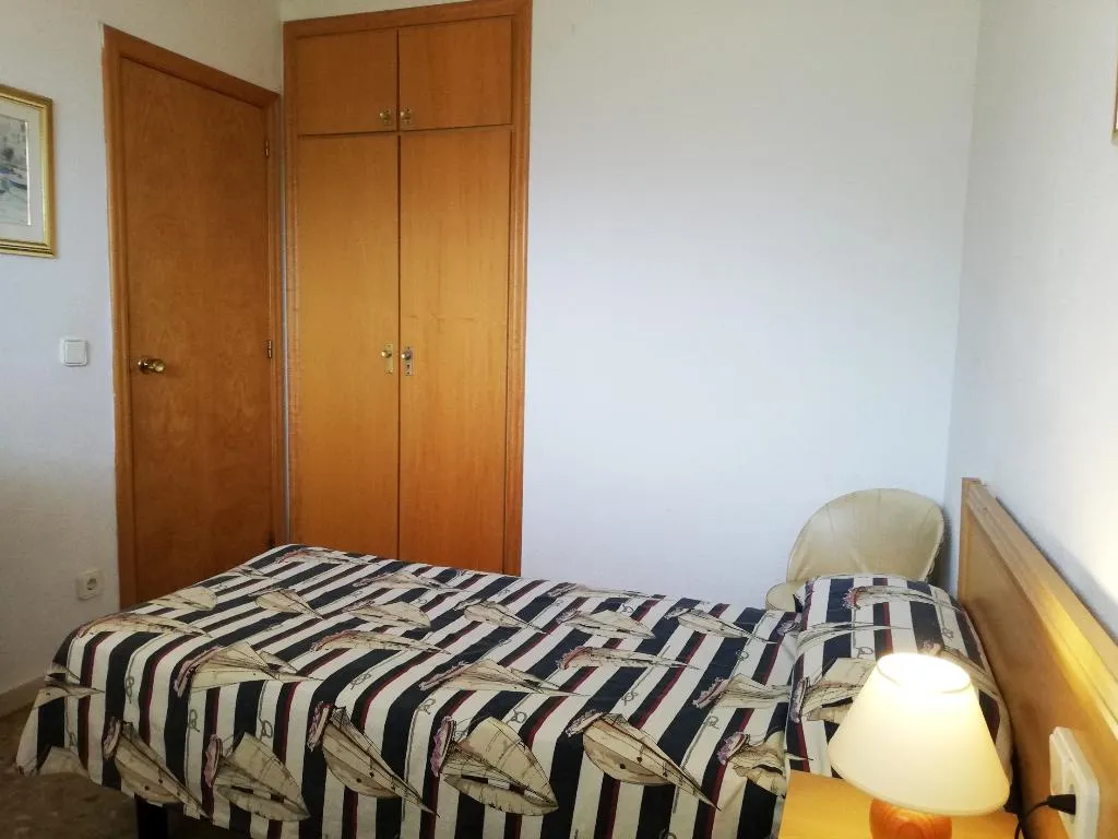 Room, Paradis, Costa Dorada