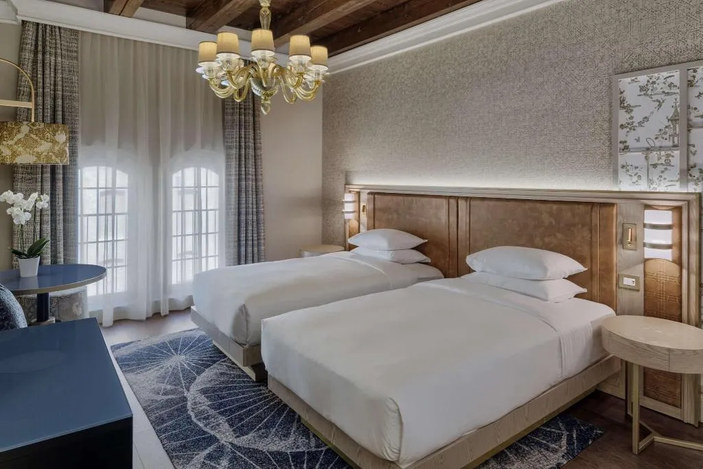 Room, Hilton Molino Stucky Venice, Venice