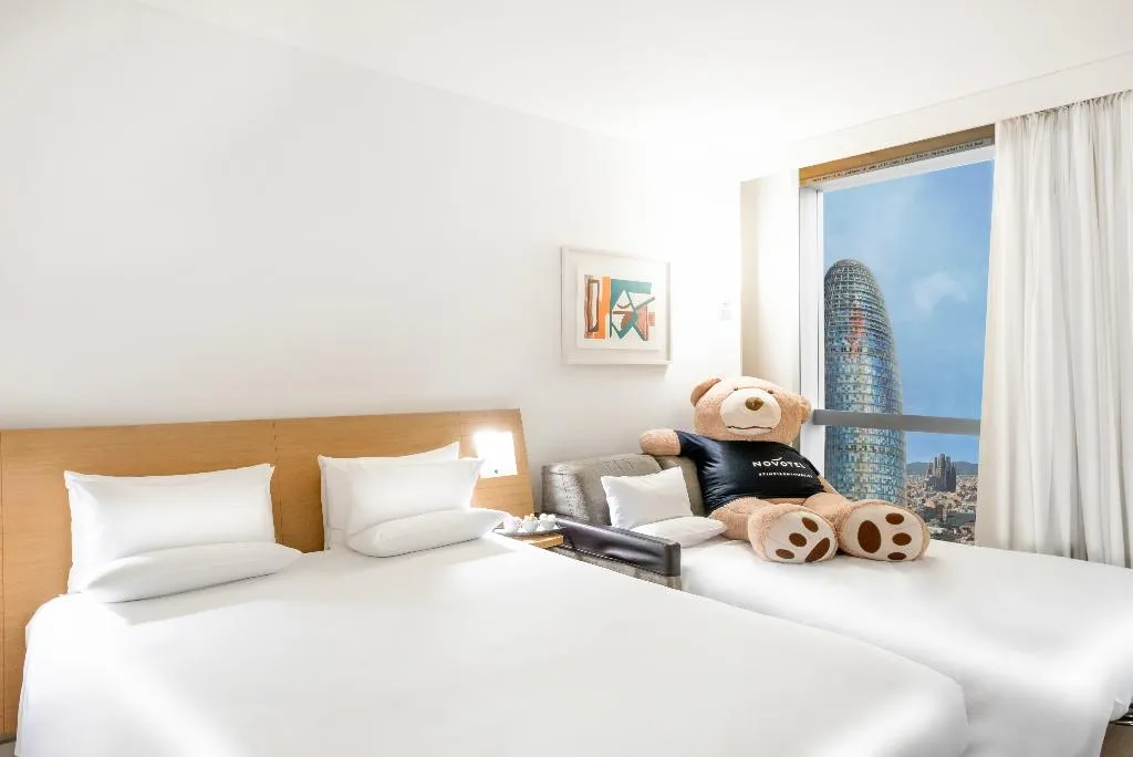 DOUBLE SUPERIOR QUEEN BED Room, Novotel Barcelona City, Barcelona
