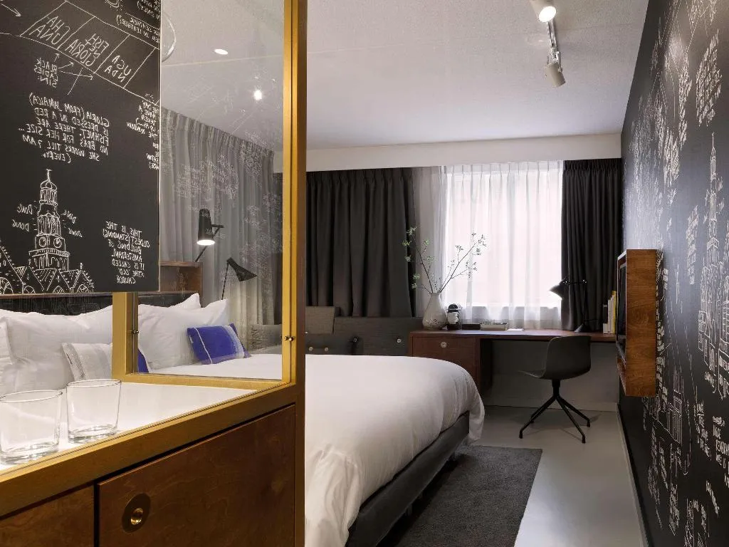 DOUBLE SUPERIOR KING BED Room, Ink Hotel Amsterdam - MGallery Collection, Amsterdam