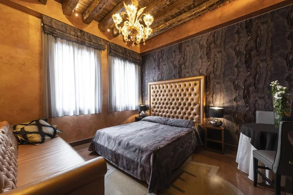 DOUBLE SUPERIOR KING BED Room, Abbazia, Venice