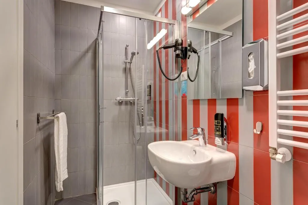 Room, Meininger Roma Termini, Naples
