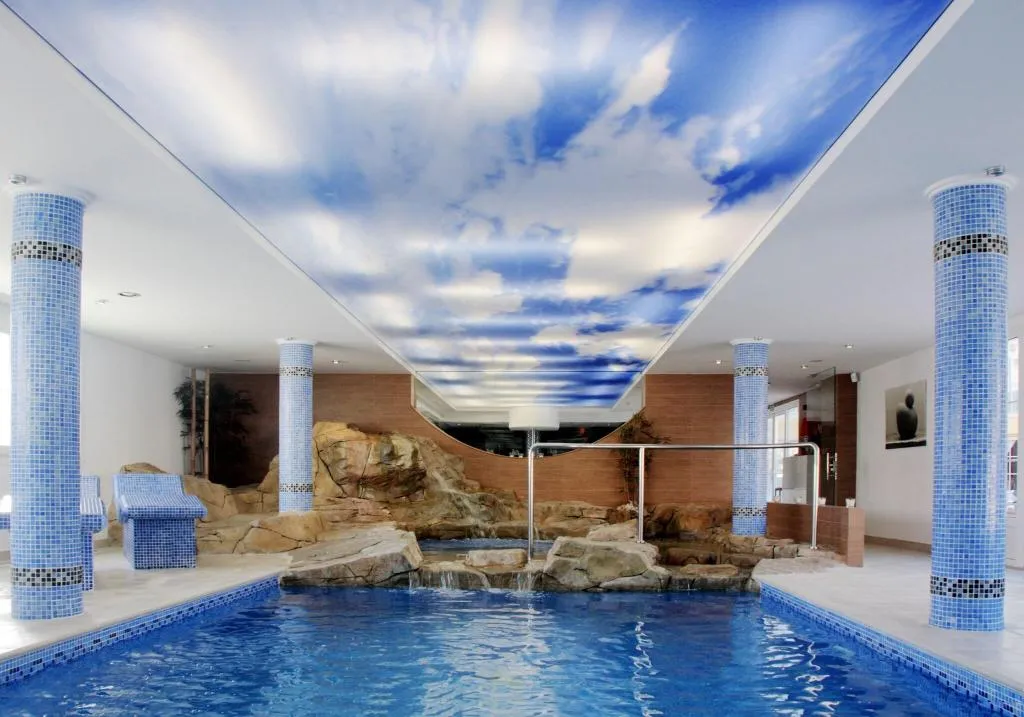 Sports and Entertainment, Capricho, Majorca
