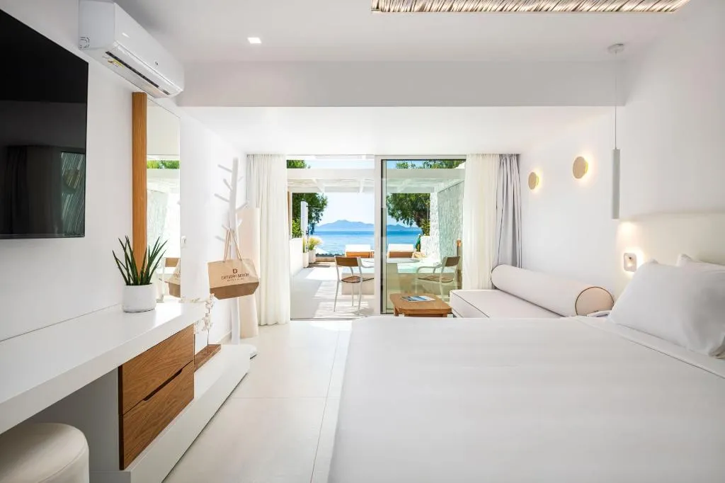 SUITE BEACH FRONT Room, Dimitra Beach Hotel & Suites, Kos