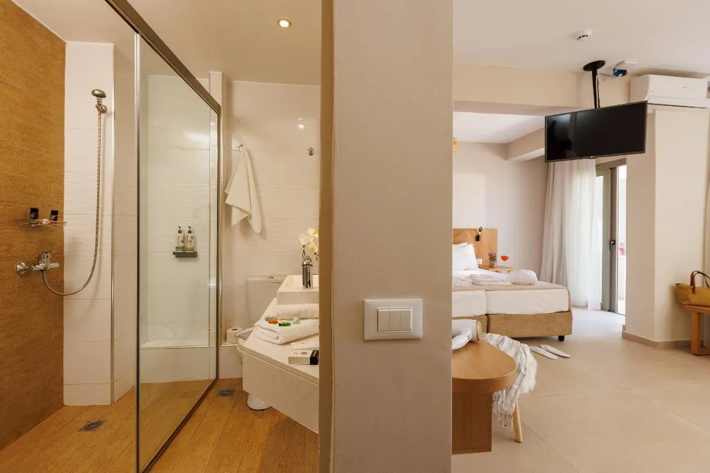 Double or Twin SUPERIOR POOL VIEW Room, Malia Bay Beach Hotel & Bungalows, Crete