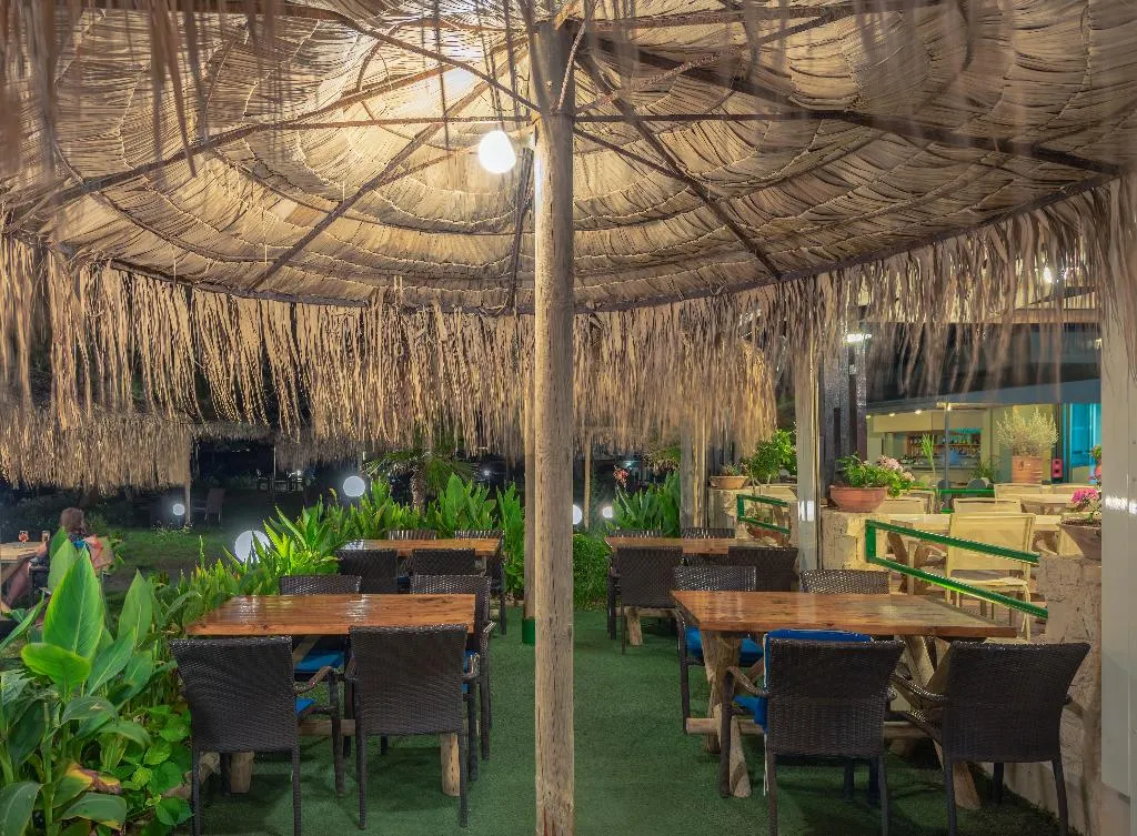 Restaurant, Erato Beach Hotel, Crete