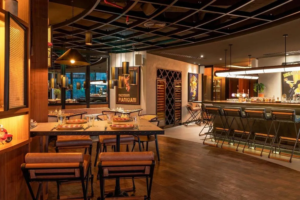 Restaurant, Le Royal Meridien Beach Resort and Spa, Dubai