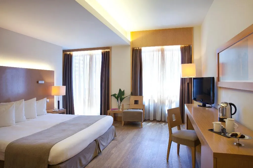 JUNIOR SUITE STANDARD Room, Zeus Thessaloniki Lazart, Halkidiki